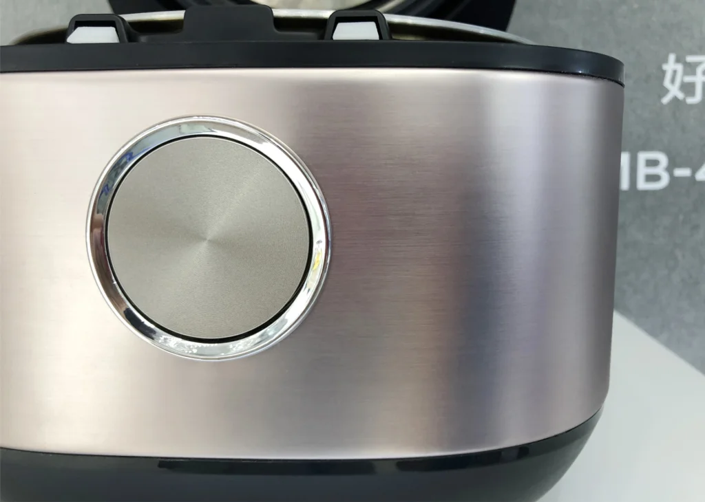 Rice cooker - Anodized aluminum finish