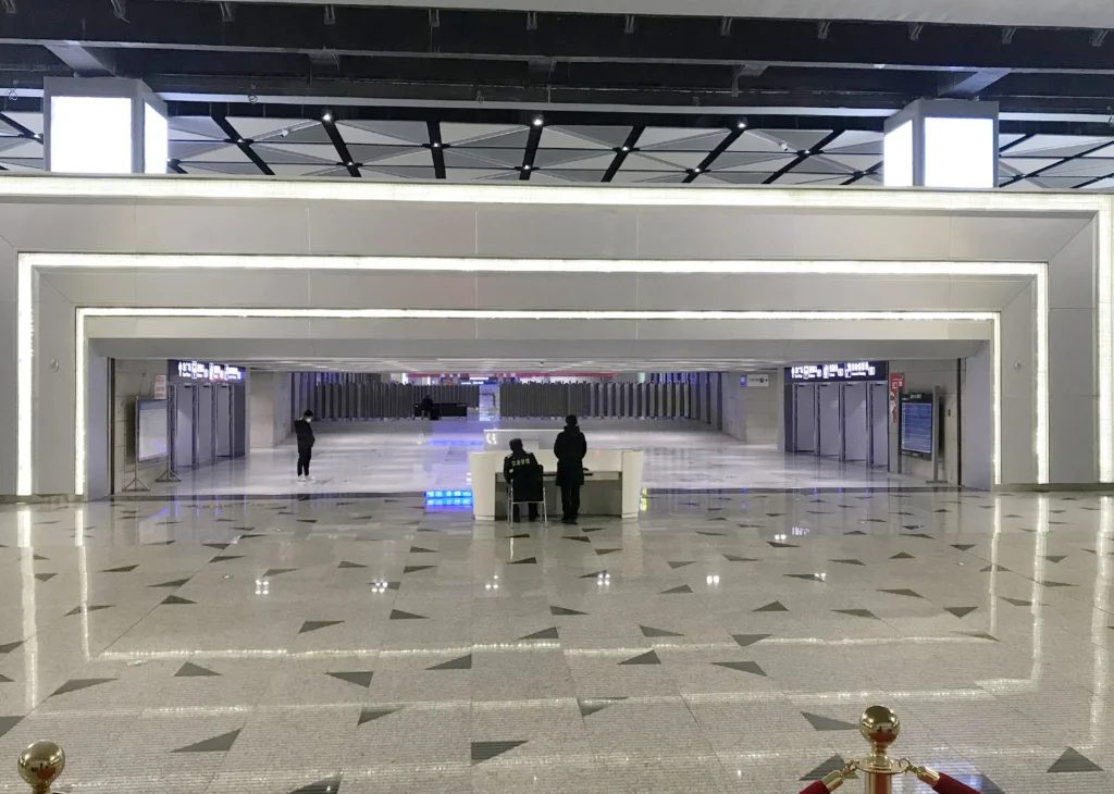 Estación de tren de alta velocidad de Yancheng - Acabado en aluminio anodizado