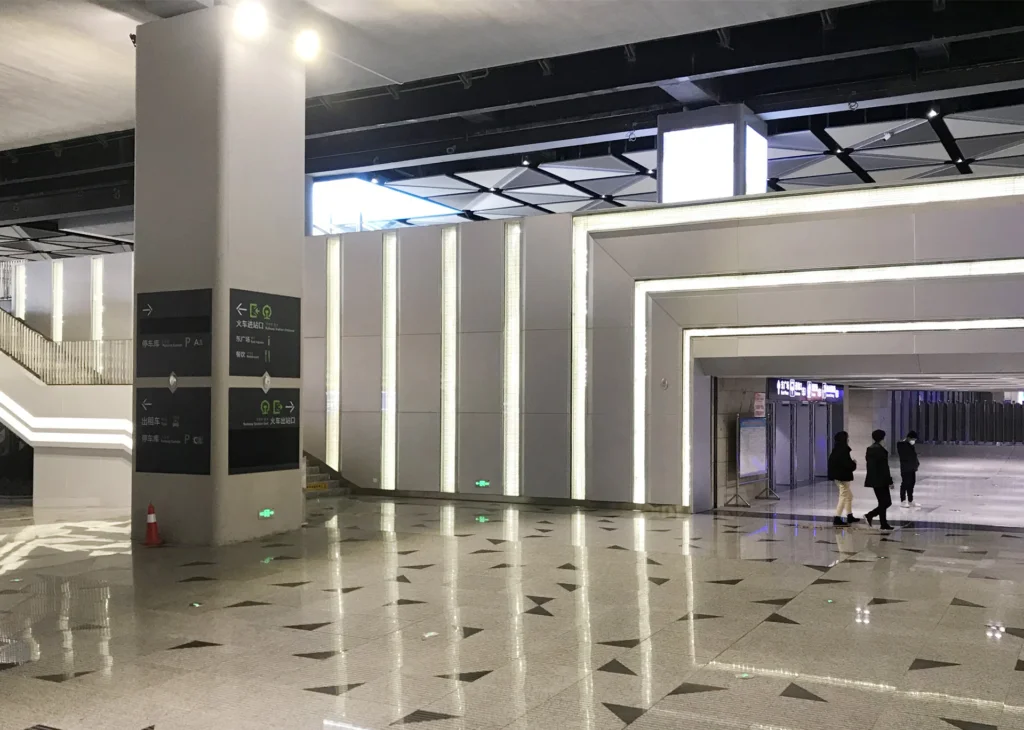 Estación de tren de alta velocidad de Yancheng - Acabado en aluminio anodizado